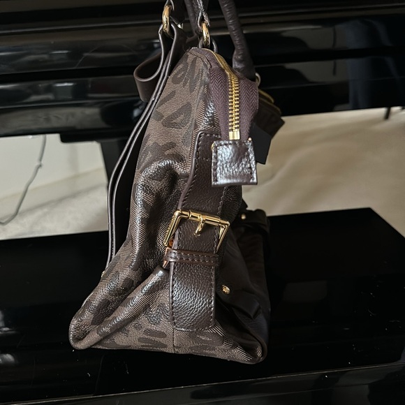 Large Faux leather logo tote bag - Picture 3 of 6